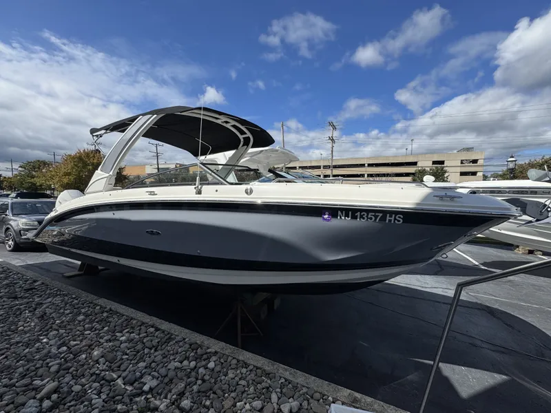 The Image of Sea Ray SDX 290 Outboard 2022 - 0