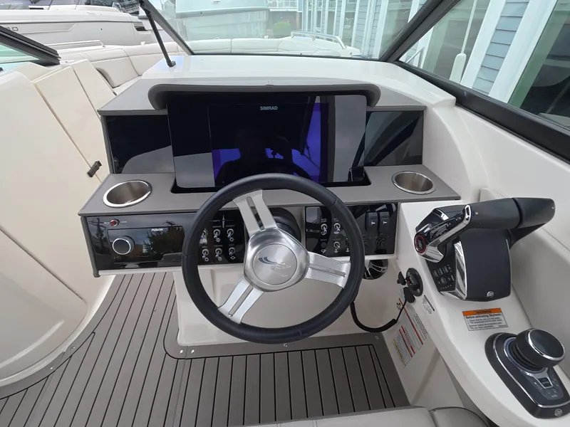 Slide: The Image of Sea Ray SDX 290 Outboard 2022 - 15