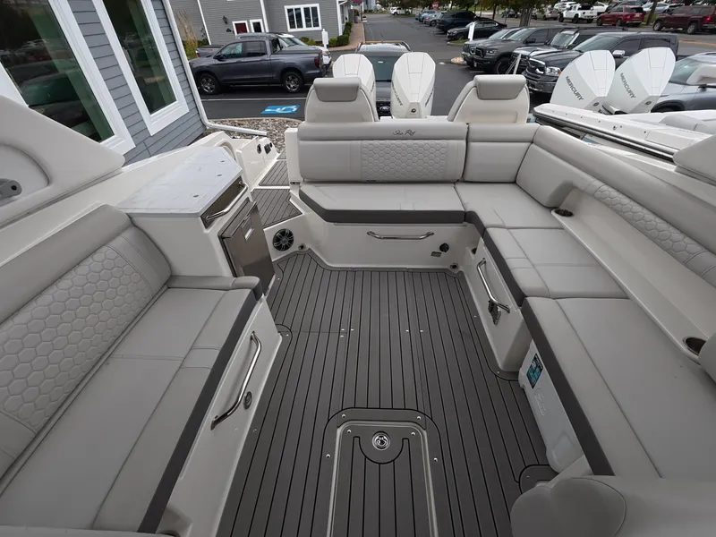 Slide: The Image of Sea Ray SDX 290 Outboard 2022 - 4