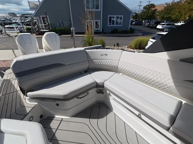 Slide: The Image of Sea Ray SLX 280 Outboard 2027 - 7