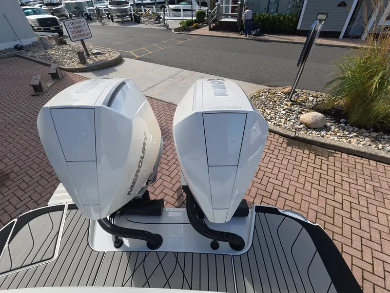 Slide: The Image of Sea Ray SLX 280 Outboard 2027 - 2
