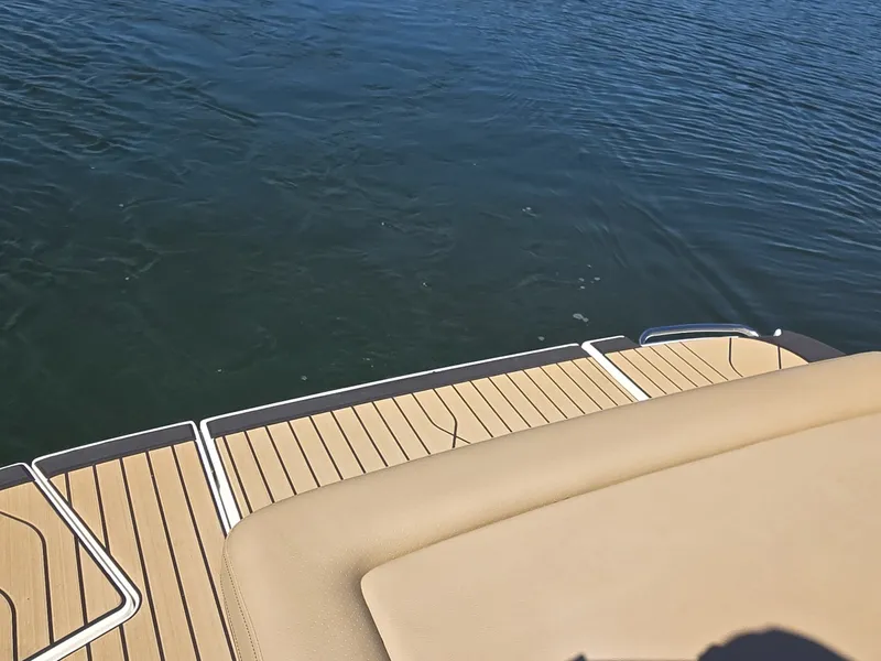 Slide: The Image of Sea Ray SLX 280 2027 - 34