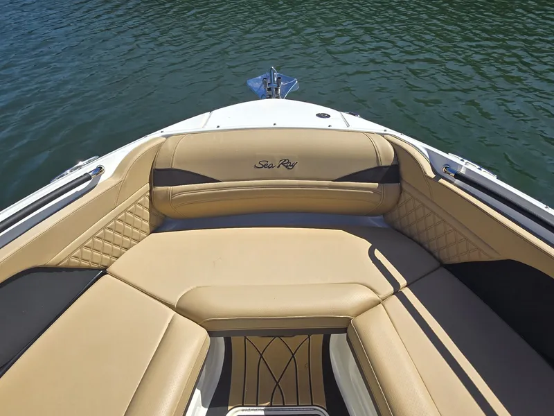 Slide: The Image of Sea Ray SLX 280 2027 - 27