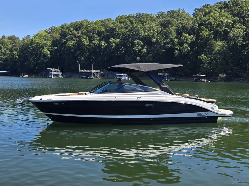 Slide: The Image of Sea Ray SLX 280 2027 - 37