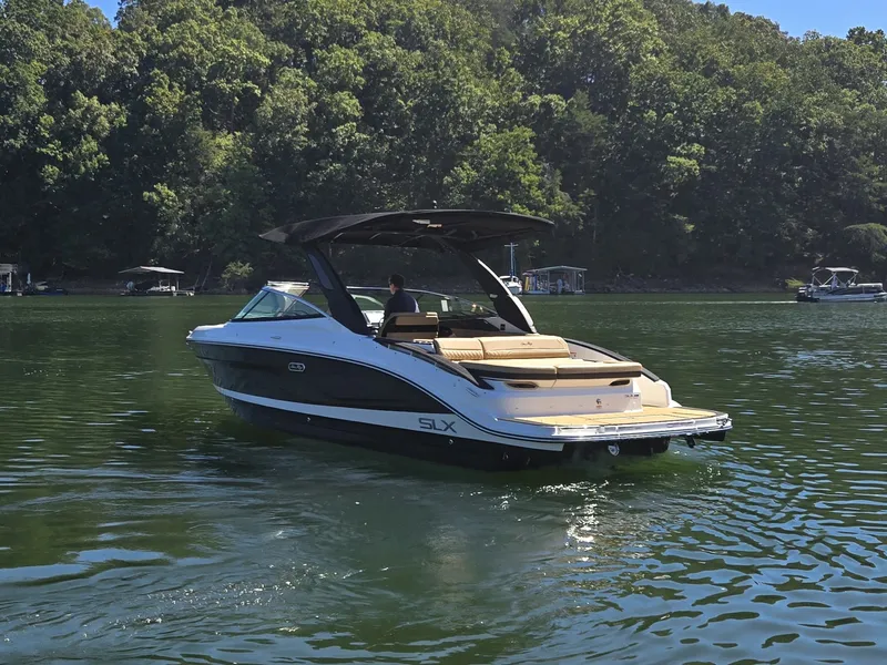 Slide: The Image of Sea Ray SLX 280 2027 - 40