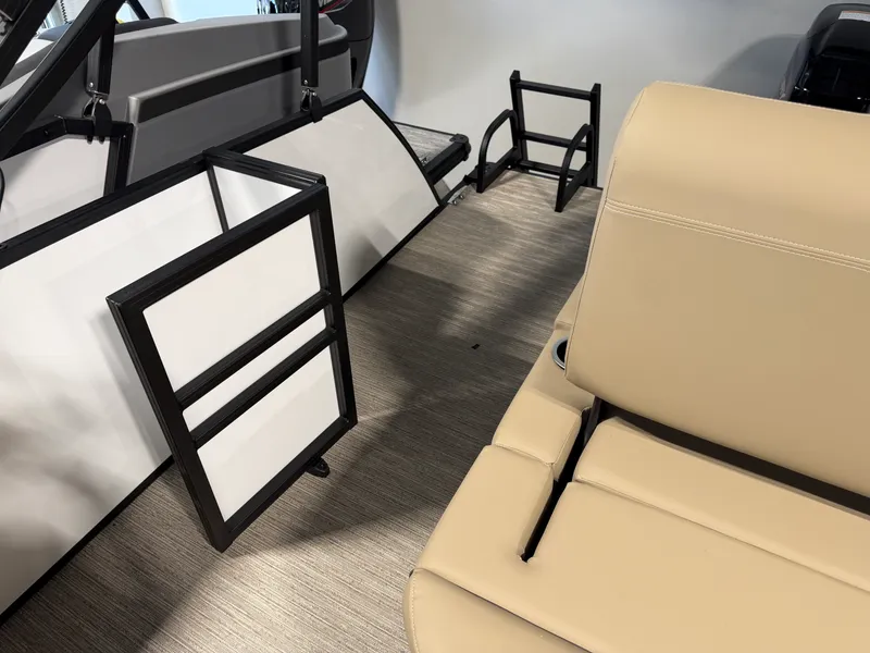 Slide: The Image of Sylvan MIRAGE 820 CLZ DH 2027 - 18