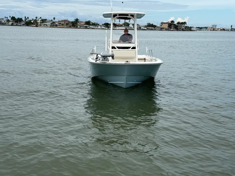 Slide: The Image of Boston Whaler 210 MONTAUK 2025 - 14