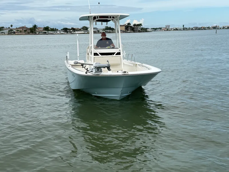 Slide: The Image of Boston Whaler 210 MONTAUK 2025 - 15