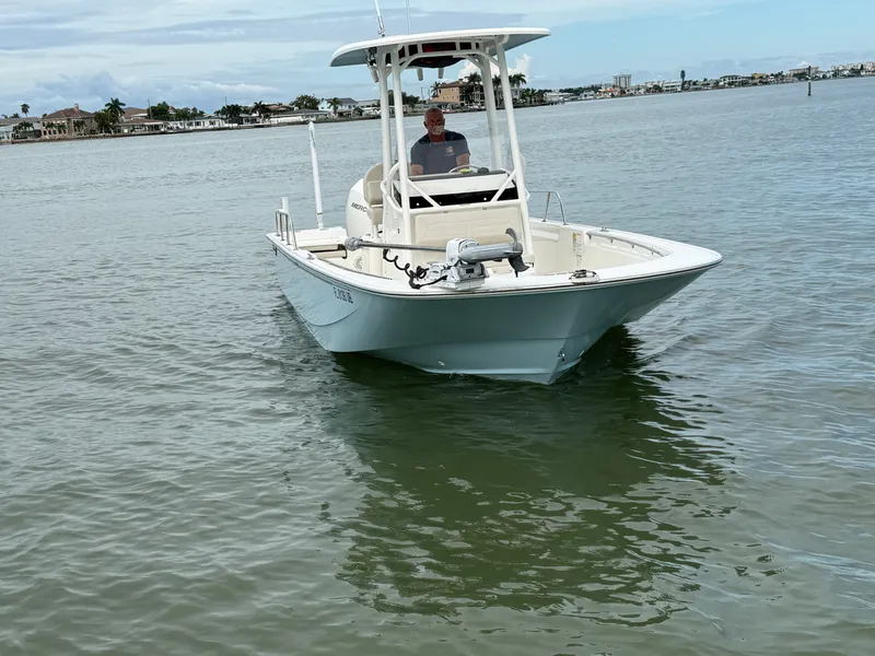 Slide: The Image of Boston Whaler 210 MONTAUK 2025 - 16