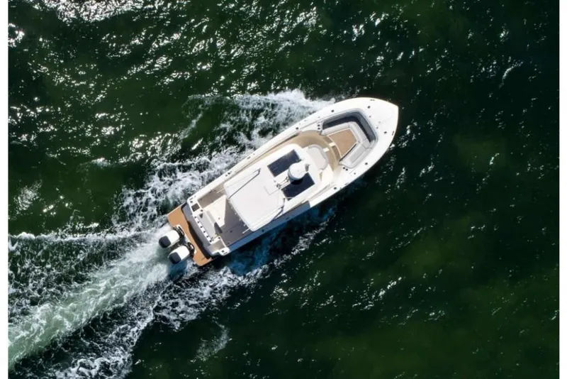 Slide: The Image of Scout 330 LXF 2025 - 7