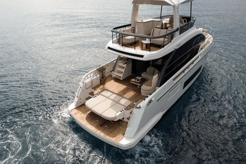 Slide: The Image of Azimut Fly 62 2027 - 4
