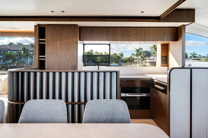 Slide: The Image of Azimut Fly 72 2025 - 48