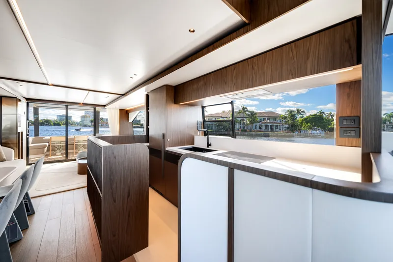 Slide: The Image of Azimut Fly 72 2025 - 47