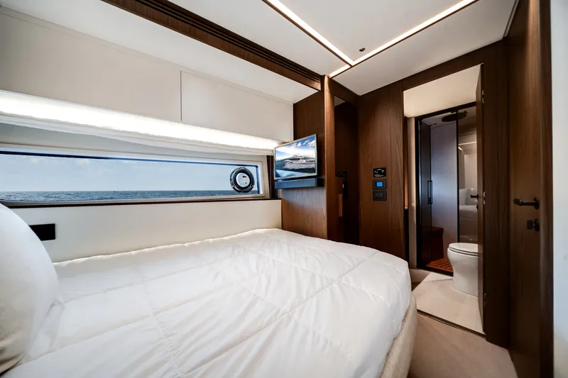 Slide: The Image of Azimut Fly 72 2025 - 22