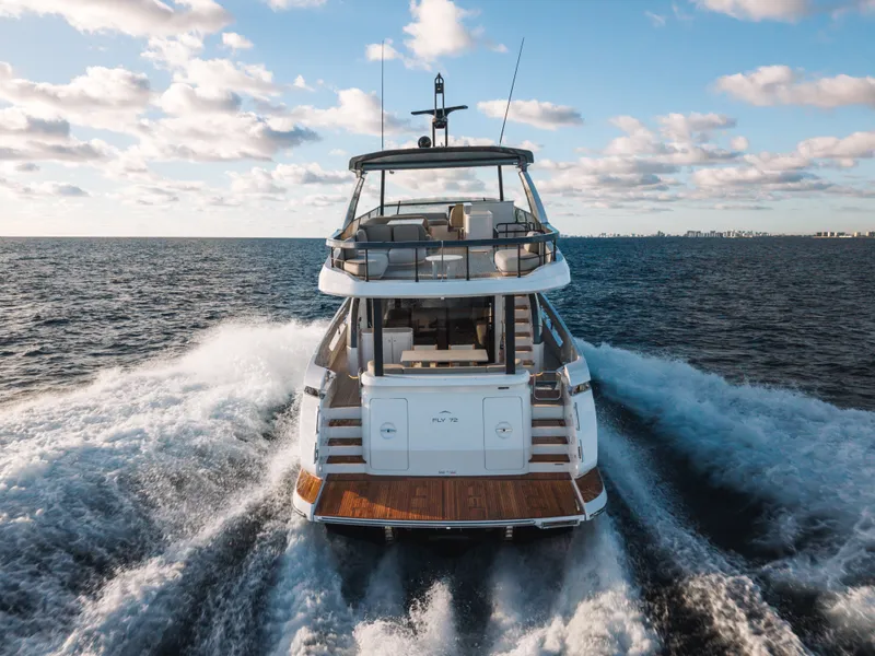 Slide: The Image of Azimut Fly 72 2025 - 15