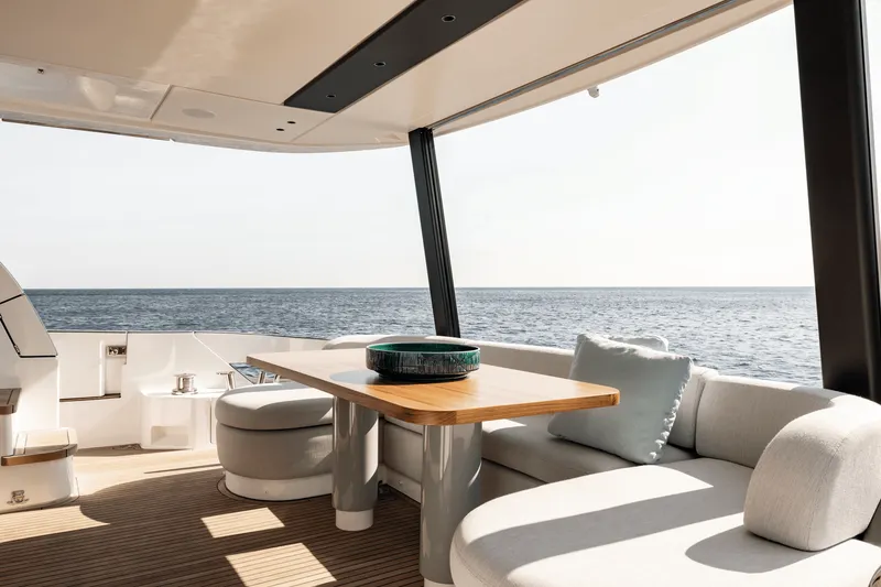 Slide: The Image of Azimut Fly 72 2025 - 10