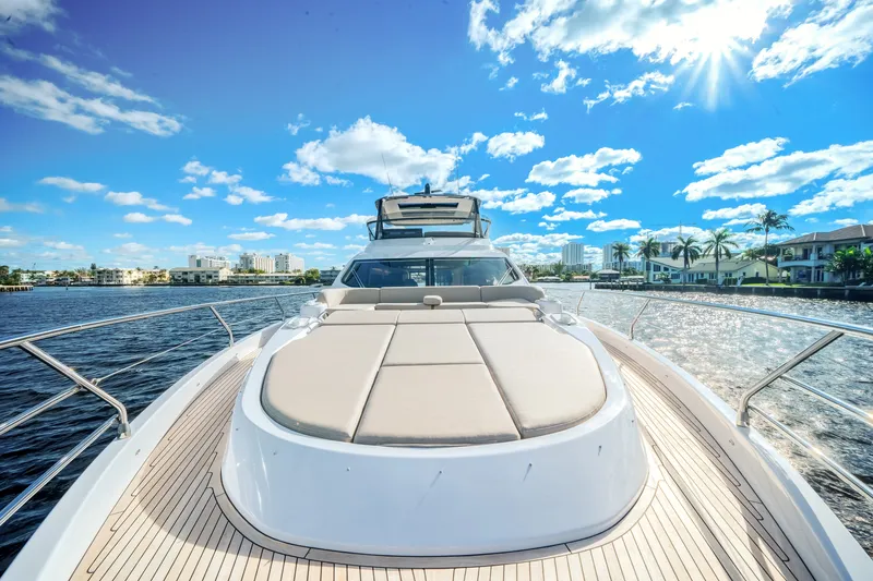 Slide: The Image of Azimut Fly 72 2025 - 66