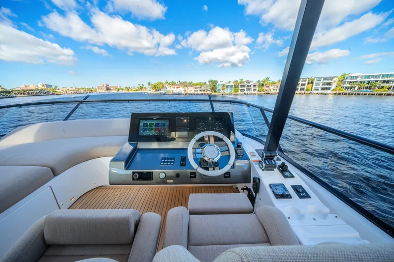 Slide: The Image of Azimut Fly 72 2025 - 78