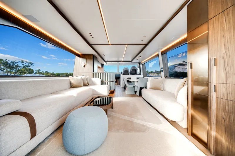 Slide: The Image of Azimut Fly 72 2025 - 41
