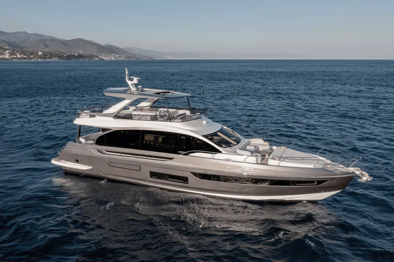 The Image of Azimut Fly 72 2025 - 1