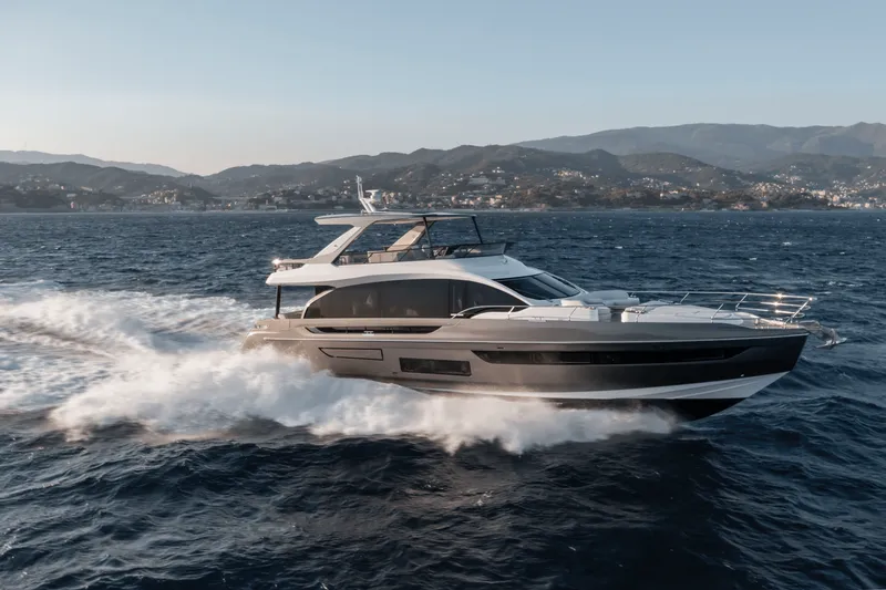 Slide: The Image of Azimut Fly 72 2025 - 5