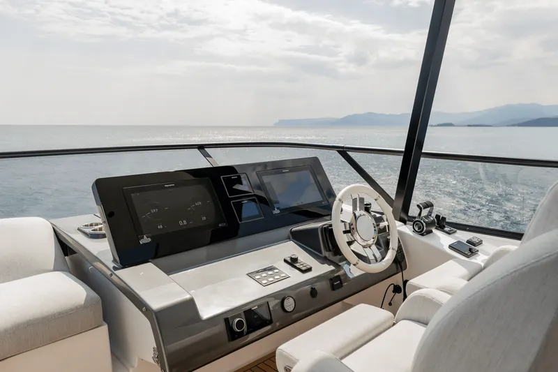 Slide: The Image of Azimut Fly 72 2025 - 20