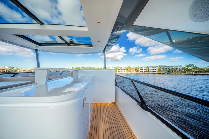 Slide: The Image of Azimut Fly 72 2025 - 73