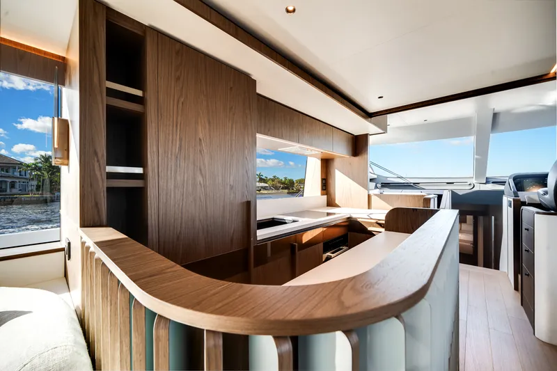 Slide: The Image of Azimut Fly 72 2025 - 51