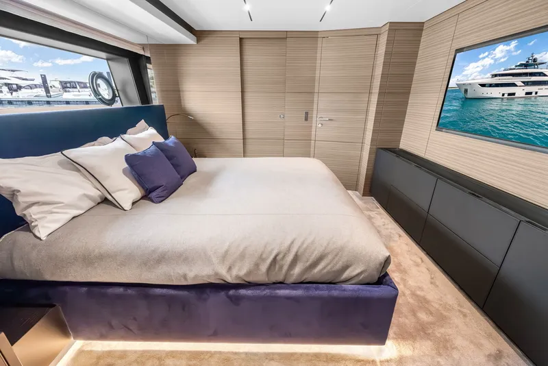 Slide: The Image of Custom NAVETTA 42 2023 - 34
