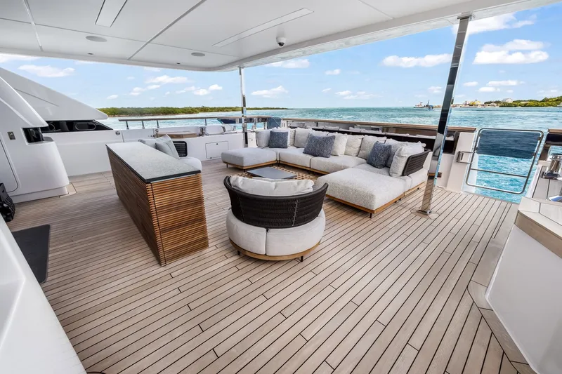Slide: The Image of Custom NAVETTA 42 2023 - 12