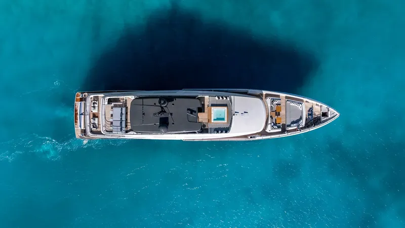Slide: The Image of Custom NAVETTA 42 2023 - 6