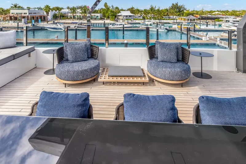 Slide: The Image of Custom NAVETTA 42 2023 - 47