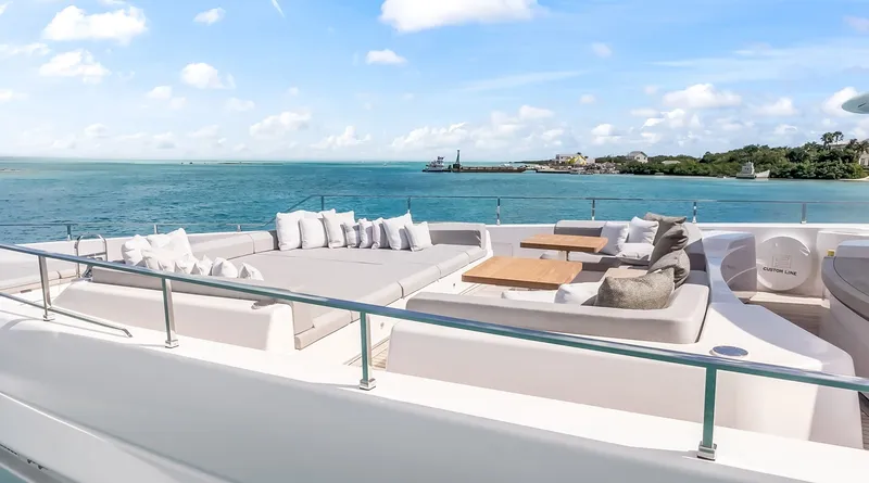 Slide: The Image of Custom NAVETTA 42 2023 - 54