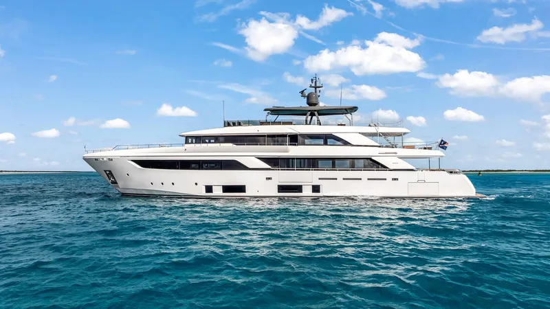 Slide: The Image of Custom NAVETTA 42 2023 - 5