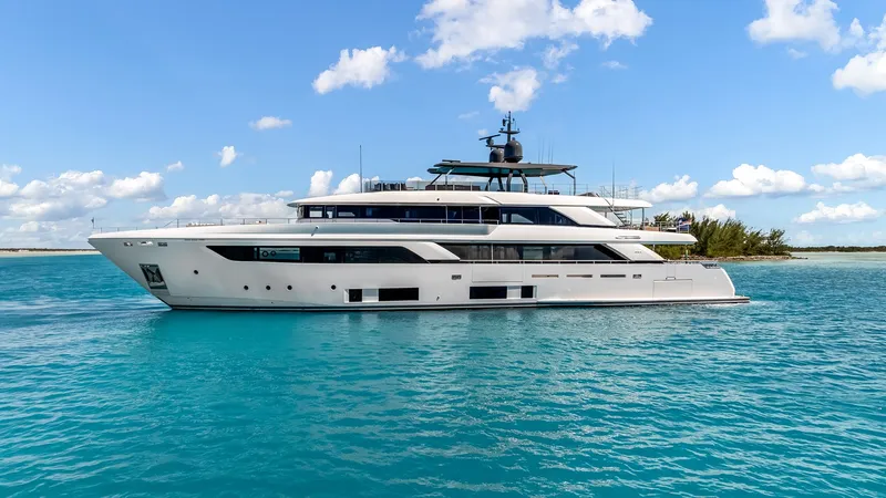 Slide: The Image of Custom NAVETTA 42 2023 - 2