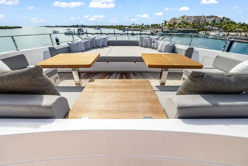 Slide: The Image of Custom NAVETTA 42 2023 - 53
