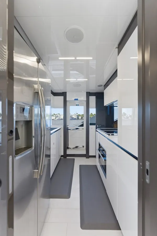 Slide: The Image of Ferretti 920 2018 - 82