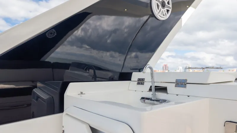 Slide: The Image of Galeon Yachts 500 Fly 2020 - 25