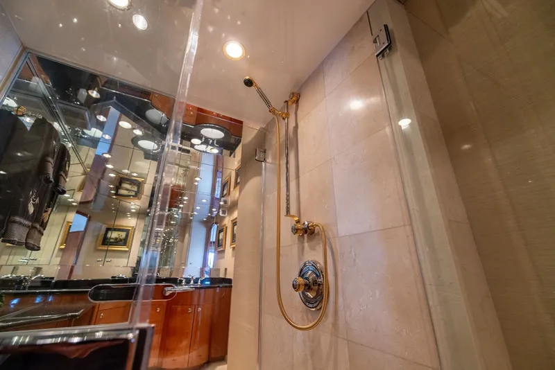 Slide: The Image of Hatteras 80 2005 - 73