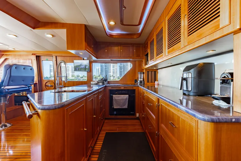 Slide: The Image of Marlow 88 Explorer 2016 - 8
