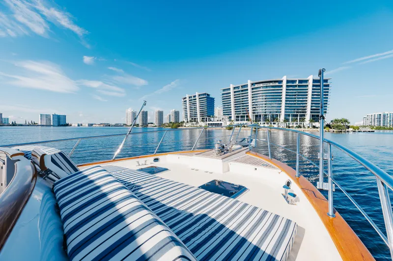 Slide: The Image of Marlow 88 Explorer 2016 - 14