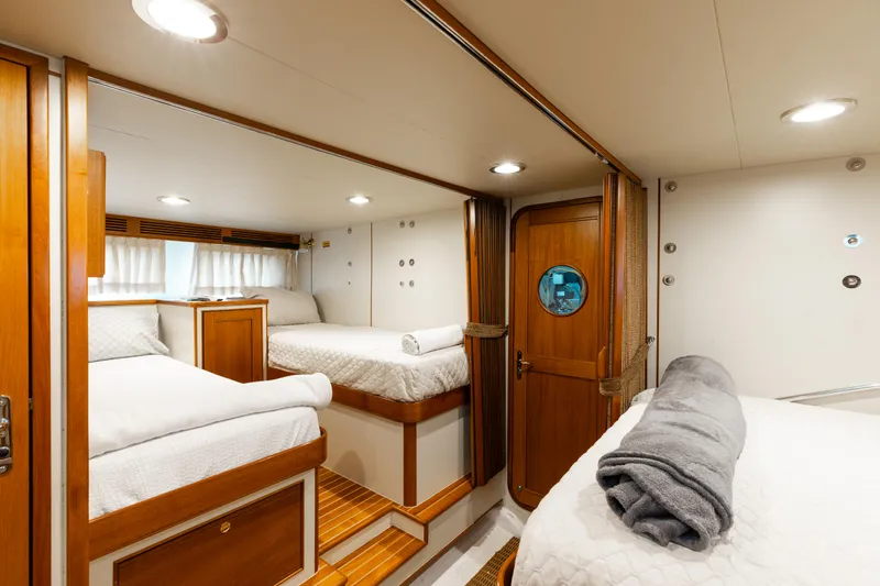 Slide: The Image of Marlow 88 Explorer 2016 - 25