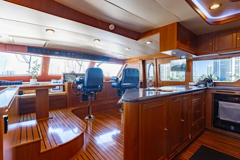 Slide: The Image of Marlow 88 Explorer 2016 - 11