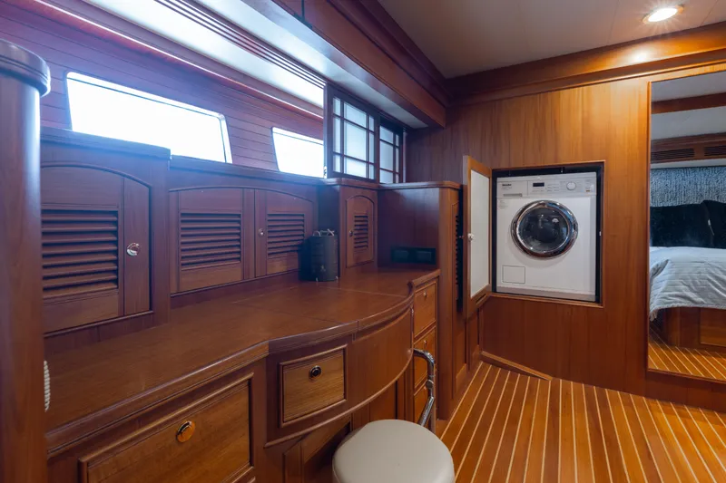 Slide: The Image of Marlow 88 Explorer 2016 - 16