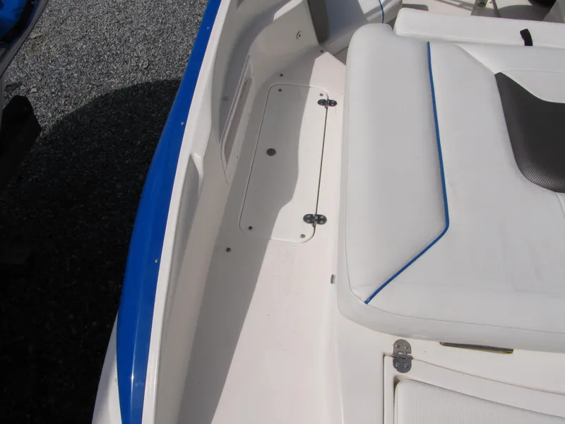 Slide: The Image of Rinker 226 Captiva 2009 - 8