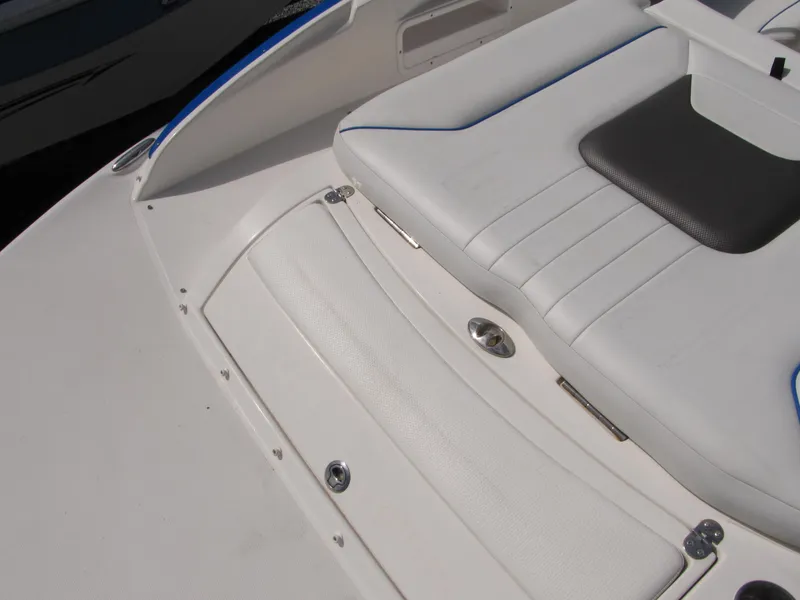 Slide: The Image of Rinker 226 Captiva 2009 - 7