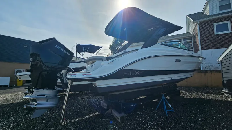 The Image of Sea Ray SLX 260 Outboard 2024 - 0