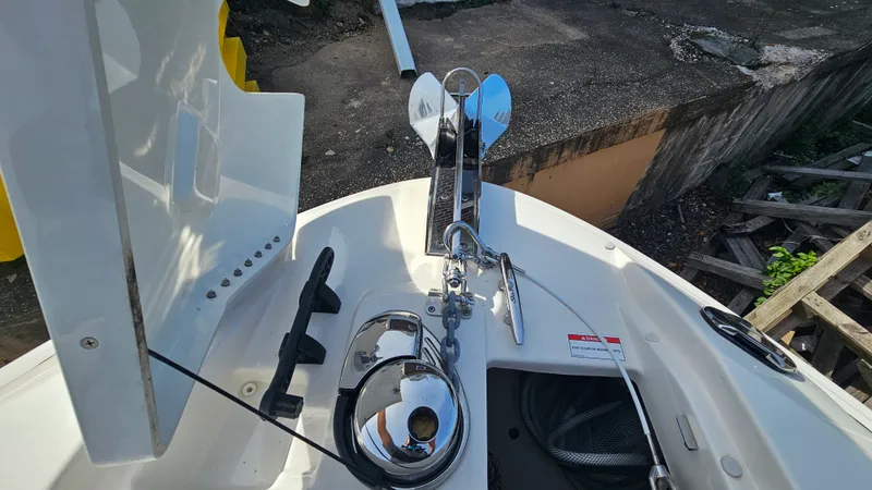 Slide: The Image of Sea Ray SLX 260 Outboard 2024 - 28