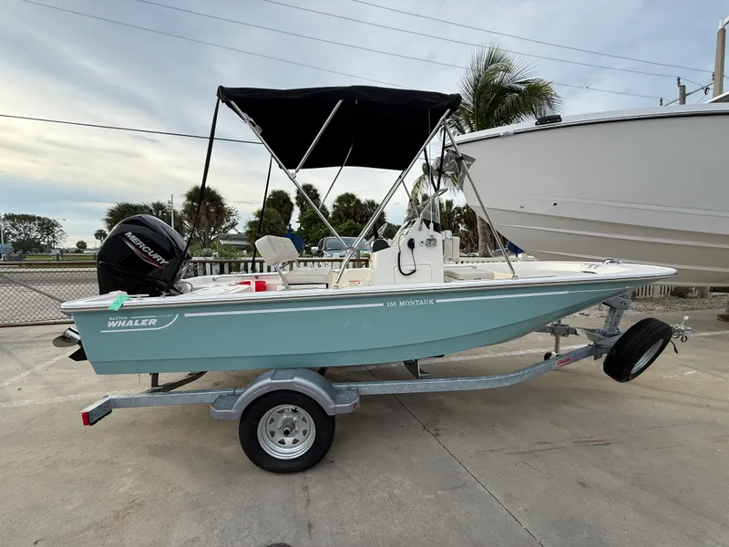 The Image of Boston Whaler 150 Montauk 2027 - 0