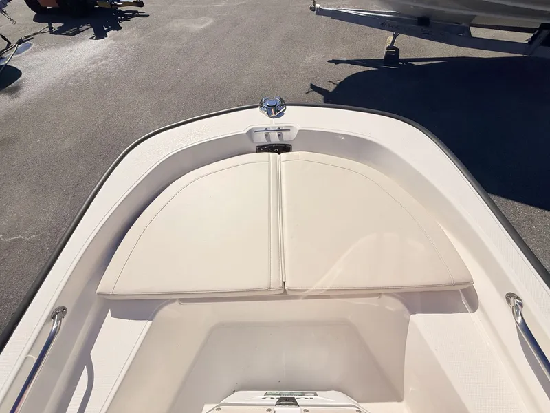 Slide: The Image of Boston Whaler 150 Montauk 2027 - 32